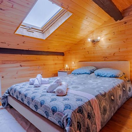 Le Chalet Saint-Pardoux-la-Riviere ภายนอก รูปภาพ